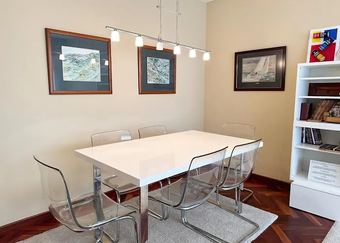 And Modern In The Port Διαμέρισμα Βίγκο