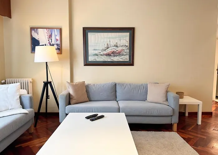 And Modern In The Port Βίγκο