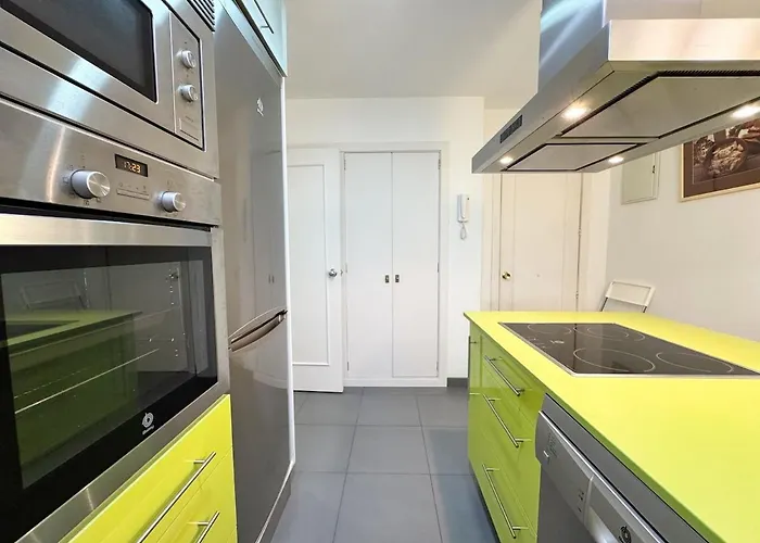 And Modern In The Port * Βίγκο