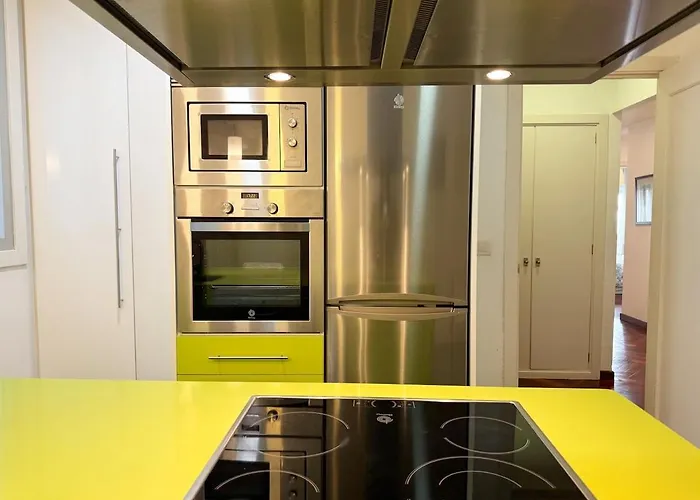 And Modern In The Port * Βίγκο